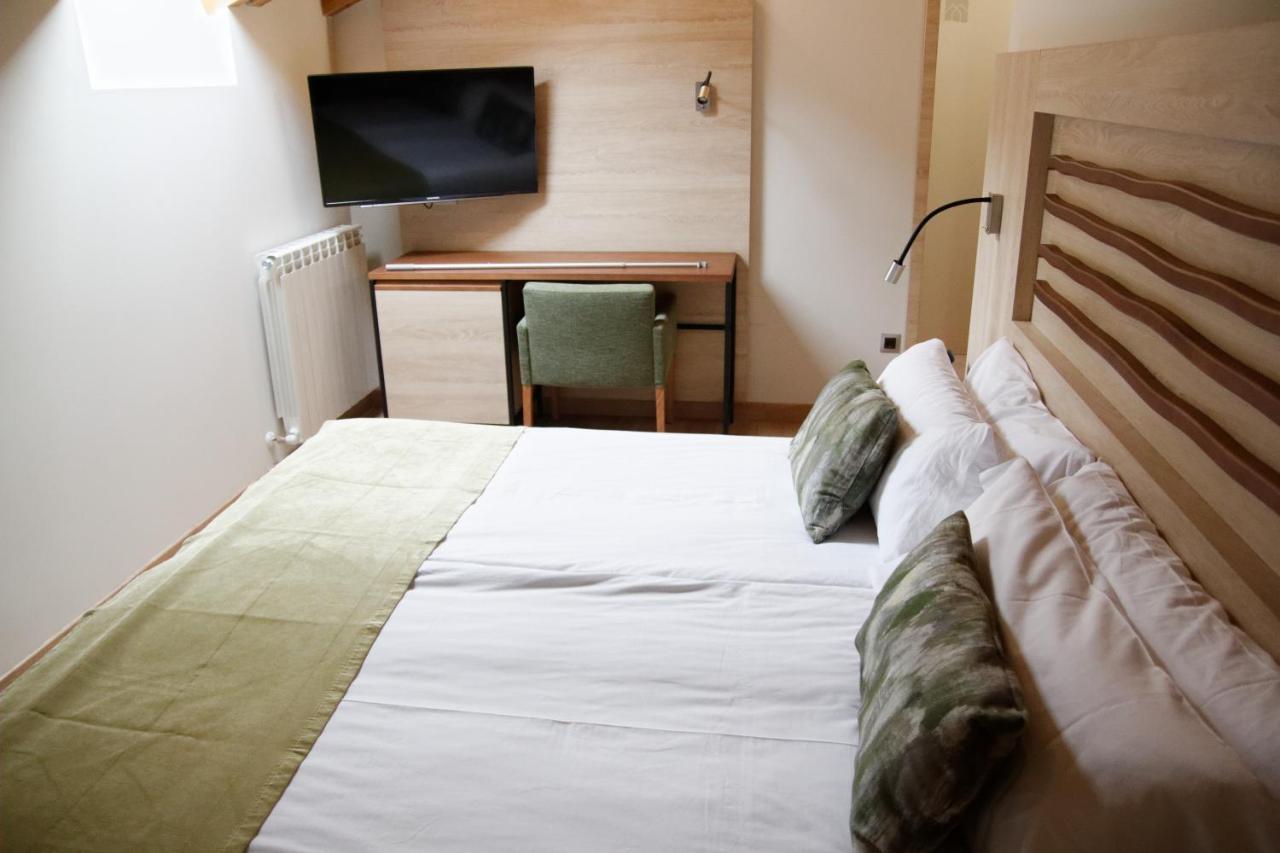 Hotel Rural Las Montanas De Pumar Besullo Екстер'єр фото