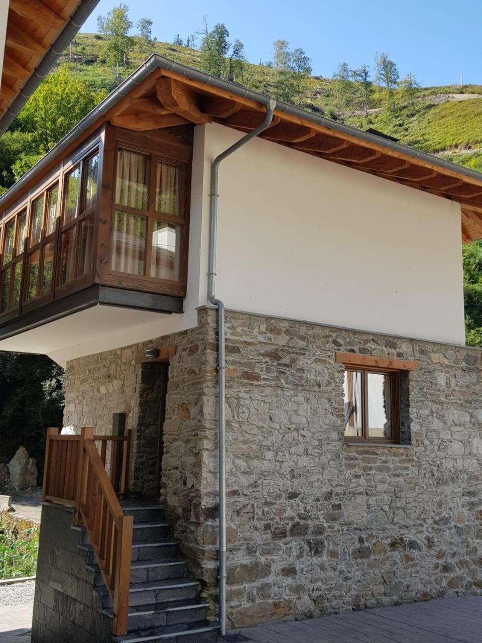 Hotel Rural Las Montanas De Pumar Besullo Екстер'єр фото