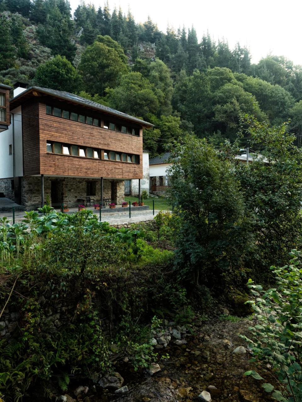 Hotel Rural Las Montanas De Pumar Besullo Екстер'єр фото