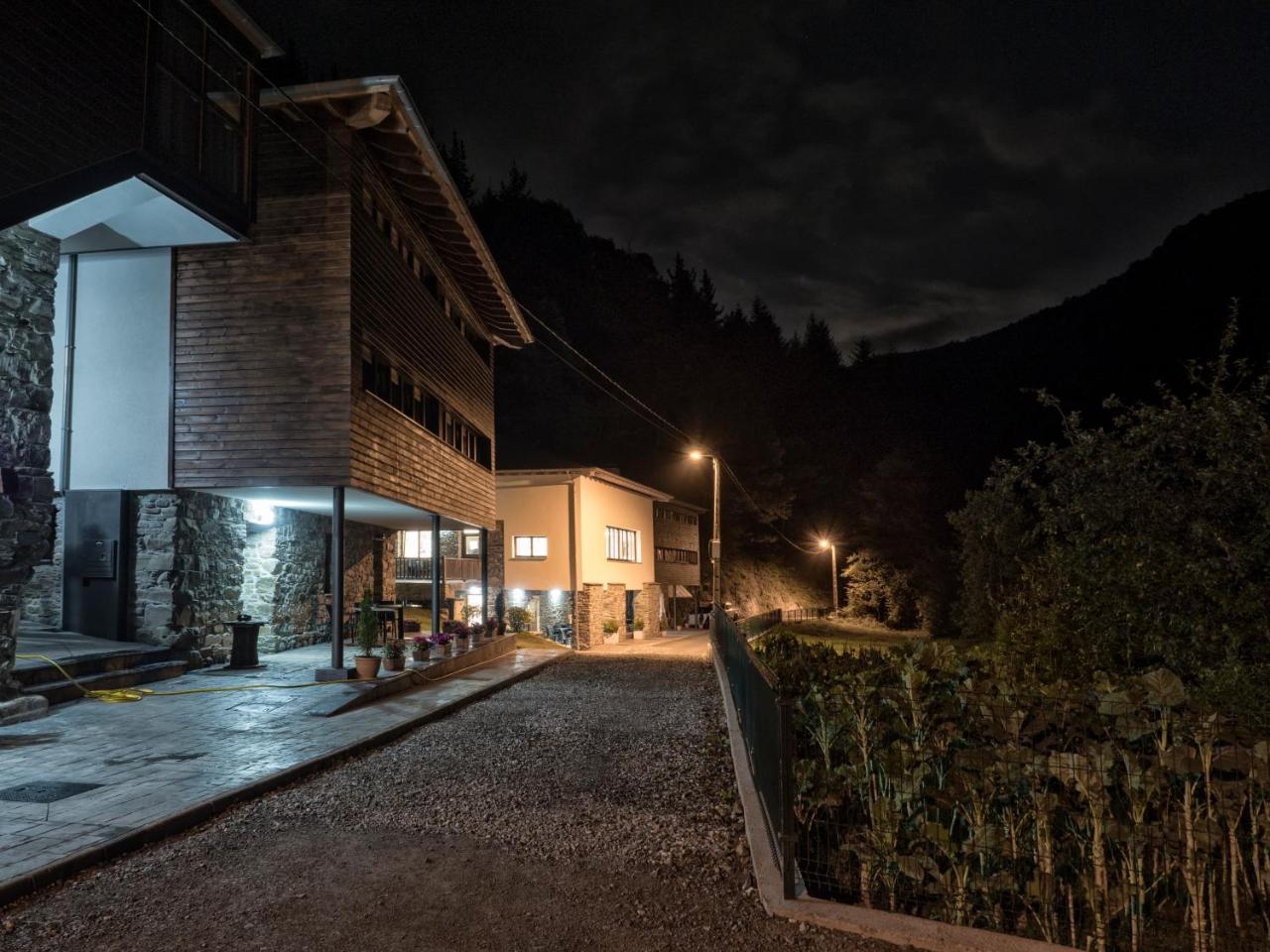 Hotel Rural Las Montanas De Pumar Besullo Екстер'єр фото